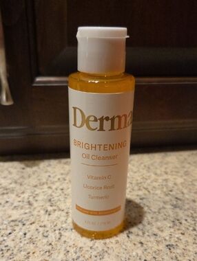 Dermasil Brightening Oil Cleanser